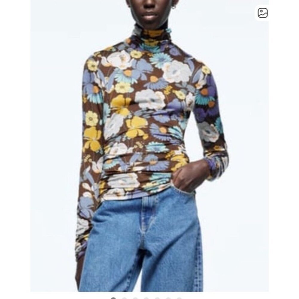 Zara floral print top with ruched sides XS